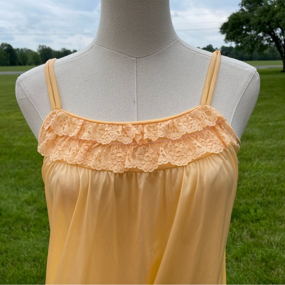 Vintage Gragero Peachy Orange Peignoir Nightgown & Robe Set - Picture 4 of 8